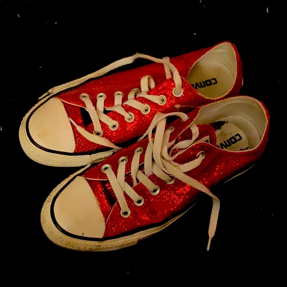 Sparkly red converse RARE
